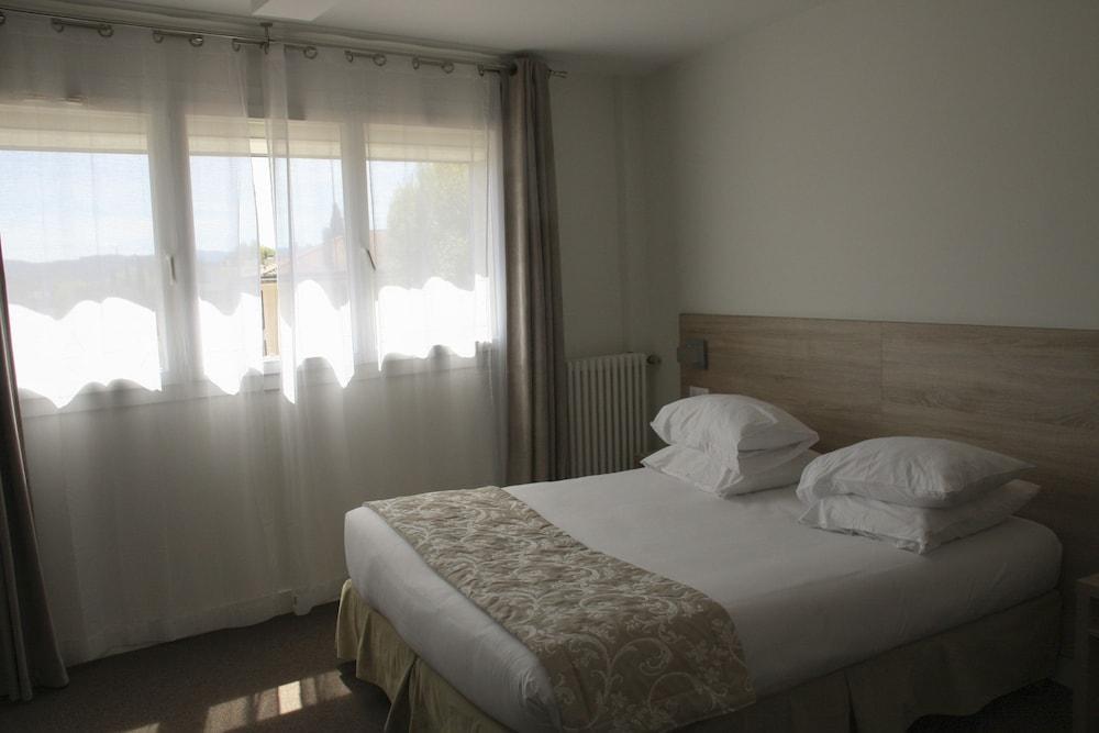 Le Concorde Hotel