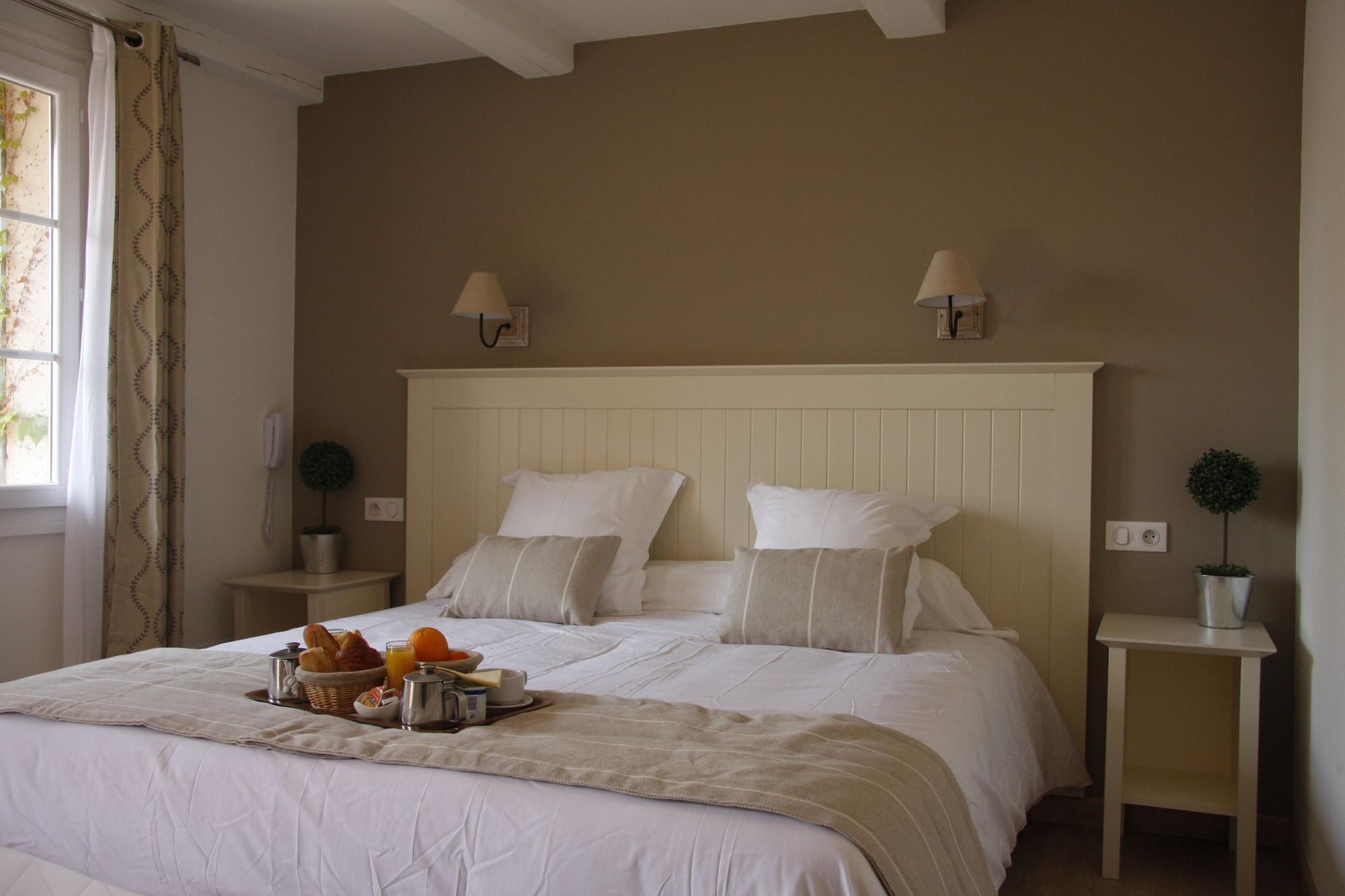Le Concorde Hotel 3*