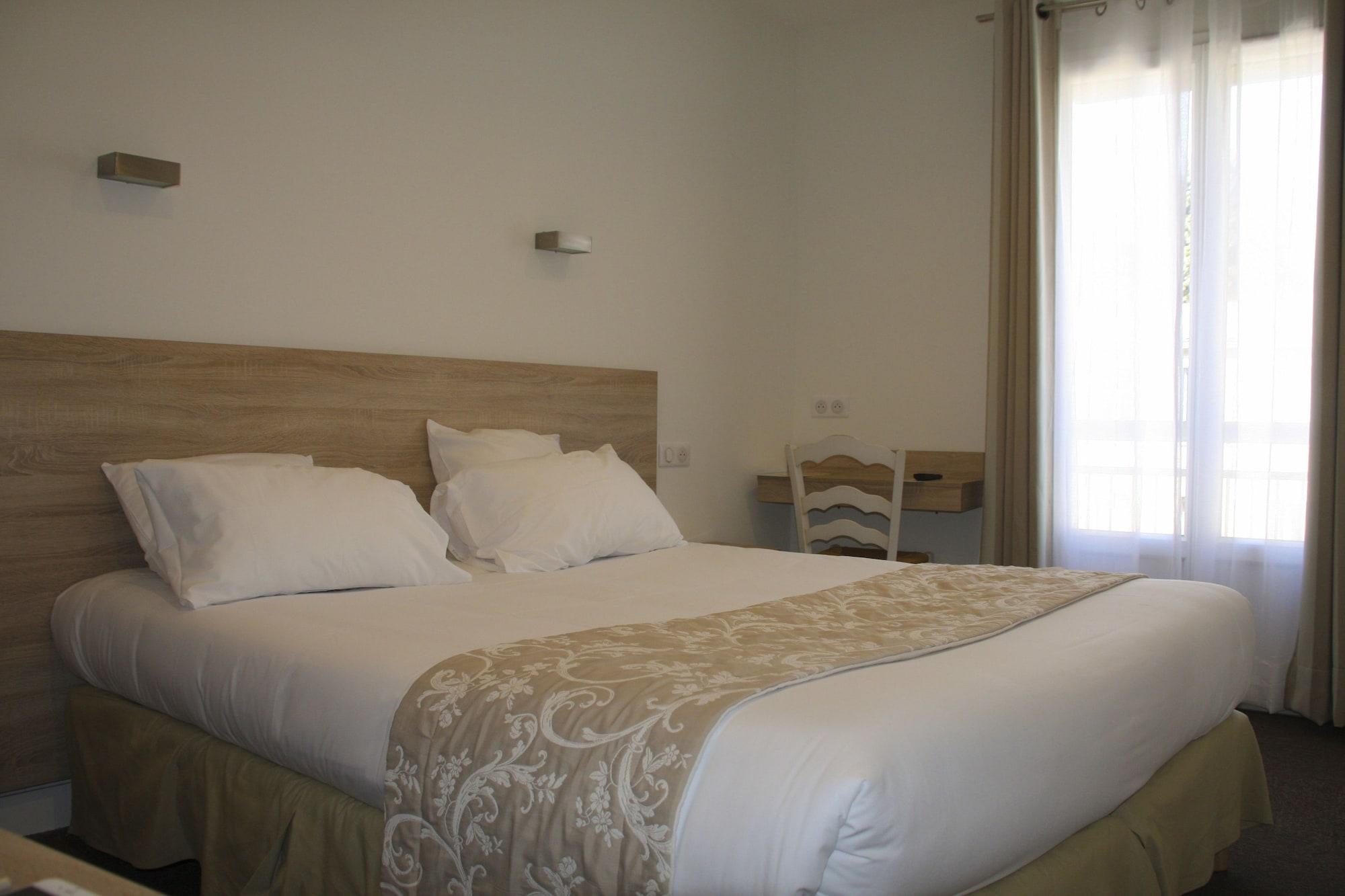 Le Concorde Hotel 3*