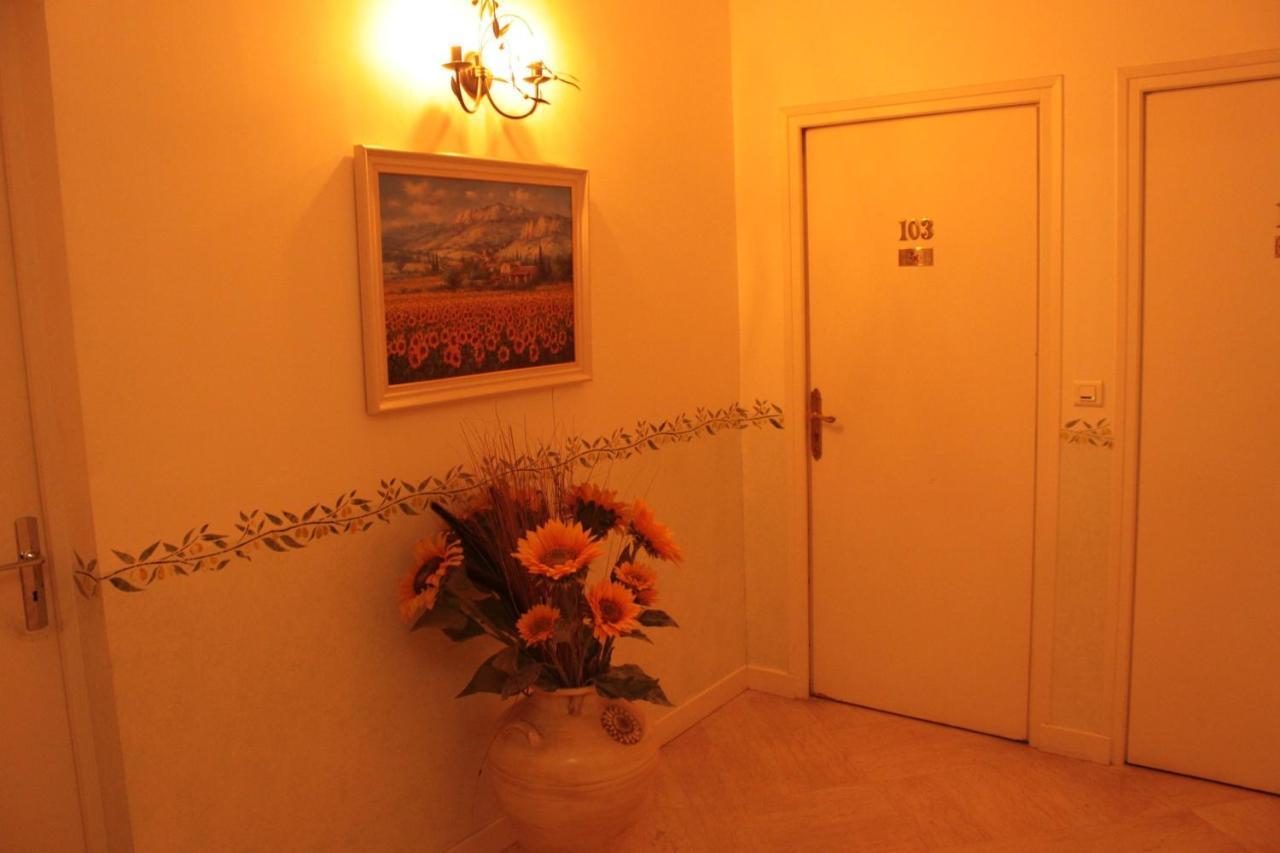 Le Concorde Hotel 3*